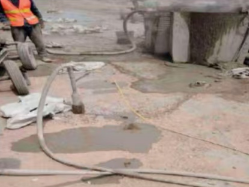 乡宁水泥混凝土路面板底注浆技术 路面脱空注浆整治方案